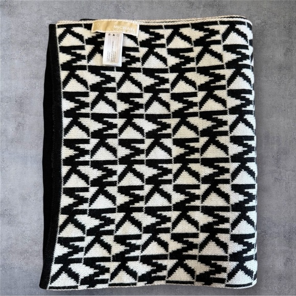 Michael Kors Womens MK Knit Scarf - Picture 5 of 5